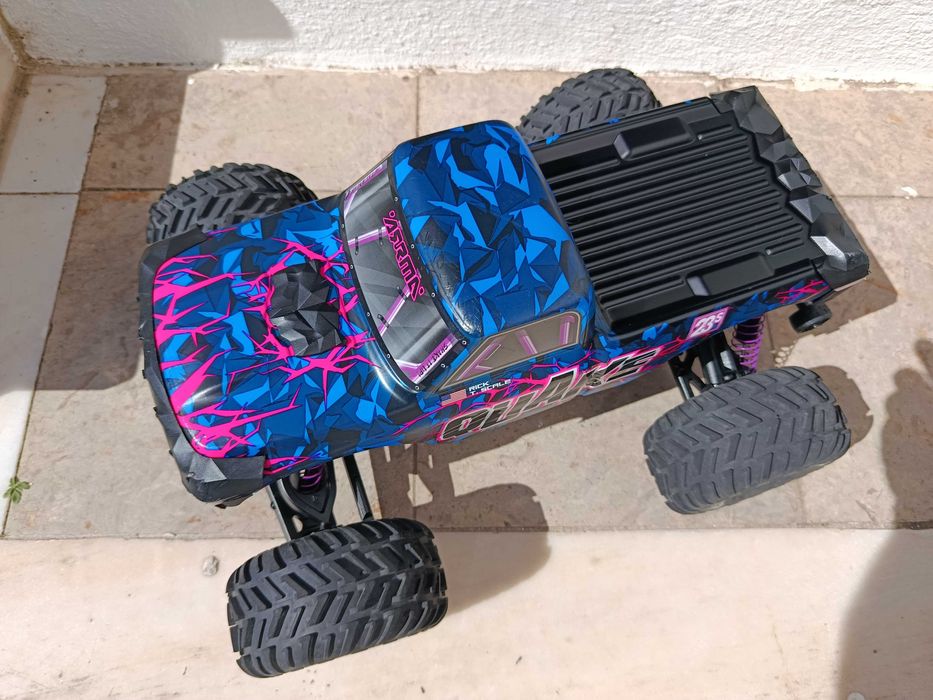Arrma Quake 223s