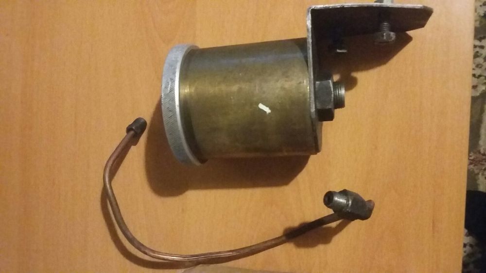Победа ГАЗ М-20 Бачки передніх амортизаторів. Для ретроавто.