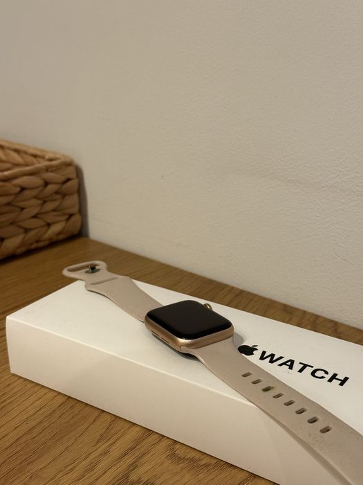 Apple Watch SE 40 mm, uszkodzony, na części, różowy, pudełko + ładowarka