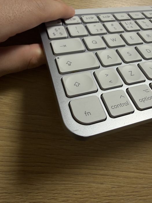 Продам Logitech MX Keys Mini біла
