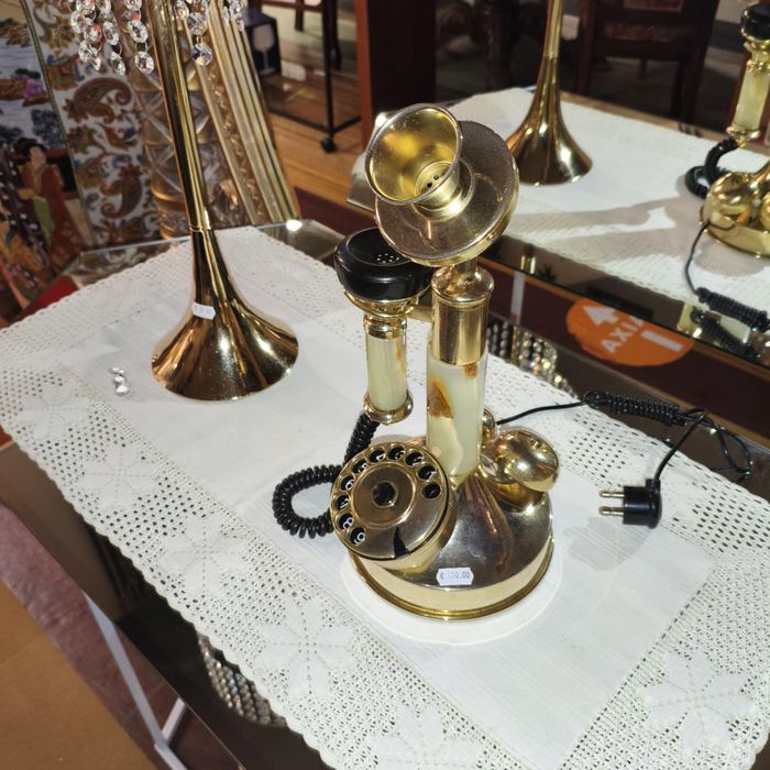 Telefone Antigo Estilo Castiçal