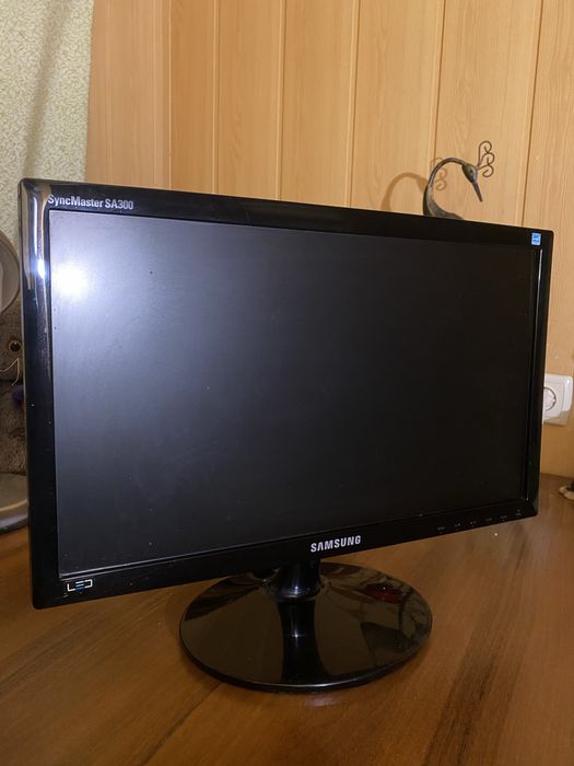 Продам монитор samsung syncMaster SA300 в хорошем состояние