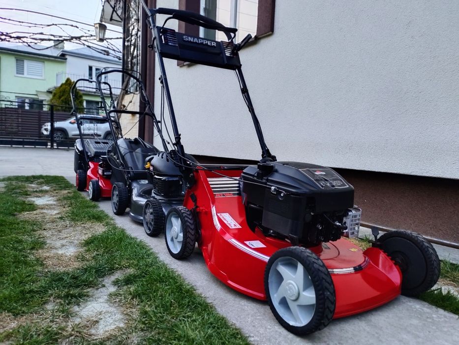 Газонокосарки косарки бензонові самохідні
