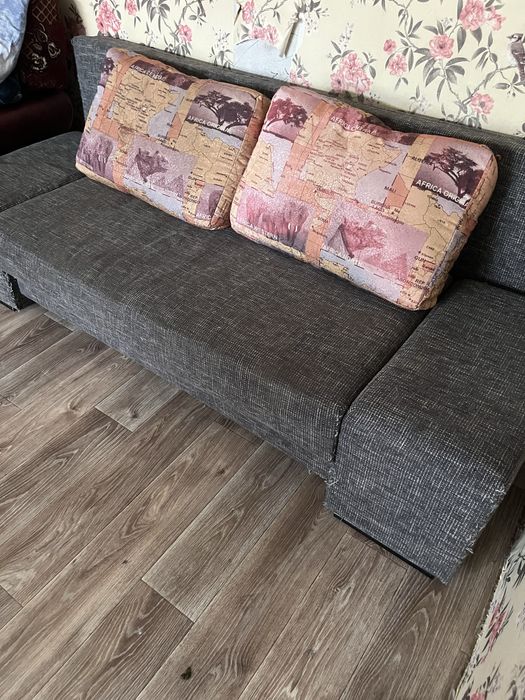 Продам диван Книжка