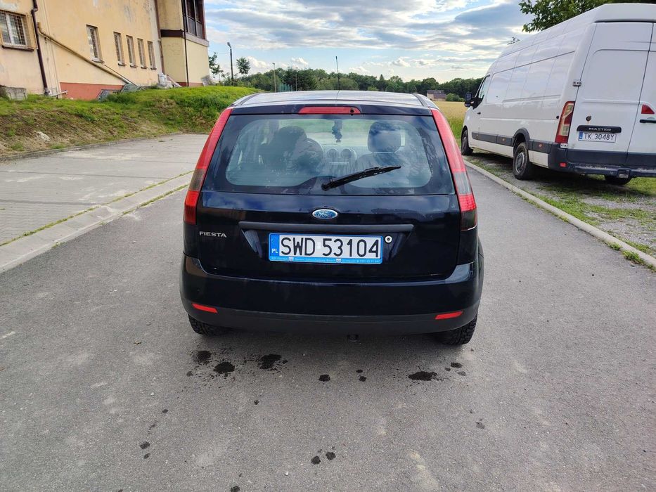 Auto Ford Fiesta  2004