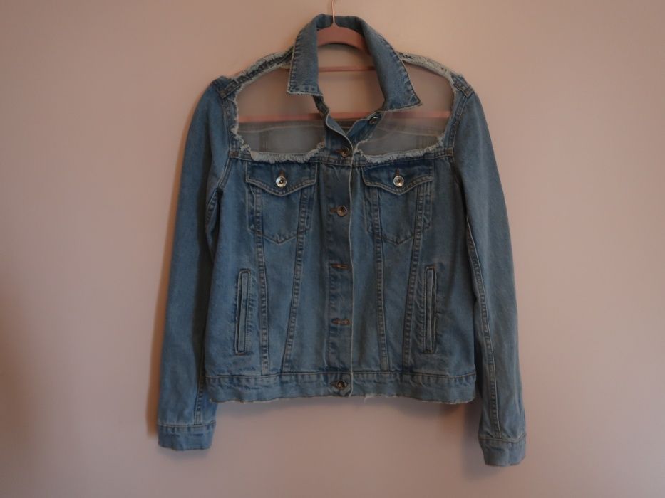 Casaco de ganga com transparências nos ombros