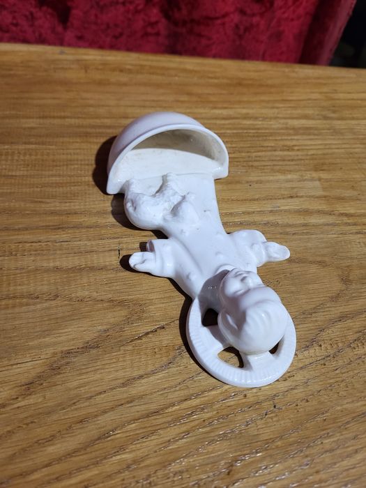 Kropielnica Dzieciątko Jezus z porcelany