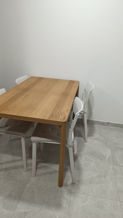 Mesa e 4  cadeiras IKEA