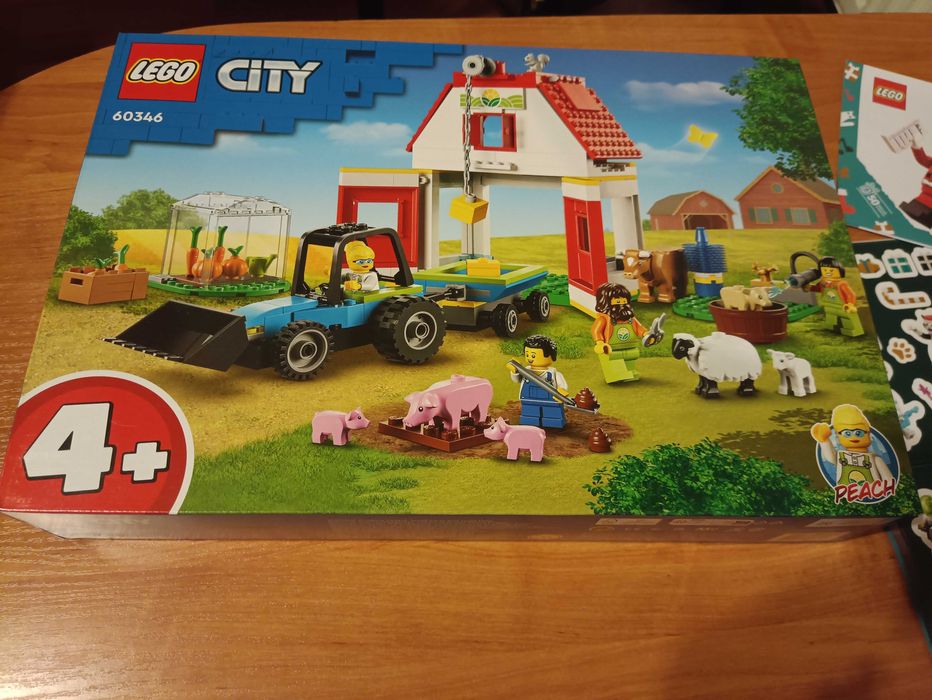 LEGO 60346 Stodoła i zwierzęta gospodarskie, traktor +List do Mikołaja