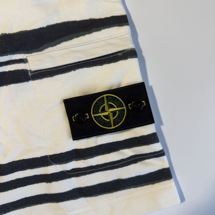 Шорти Stone Island × Supreme