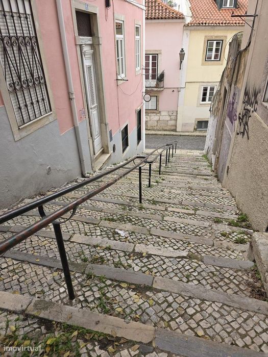 Apartamento T2 em São Vicente, Lisboa - Perto do Centro