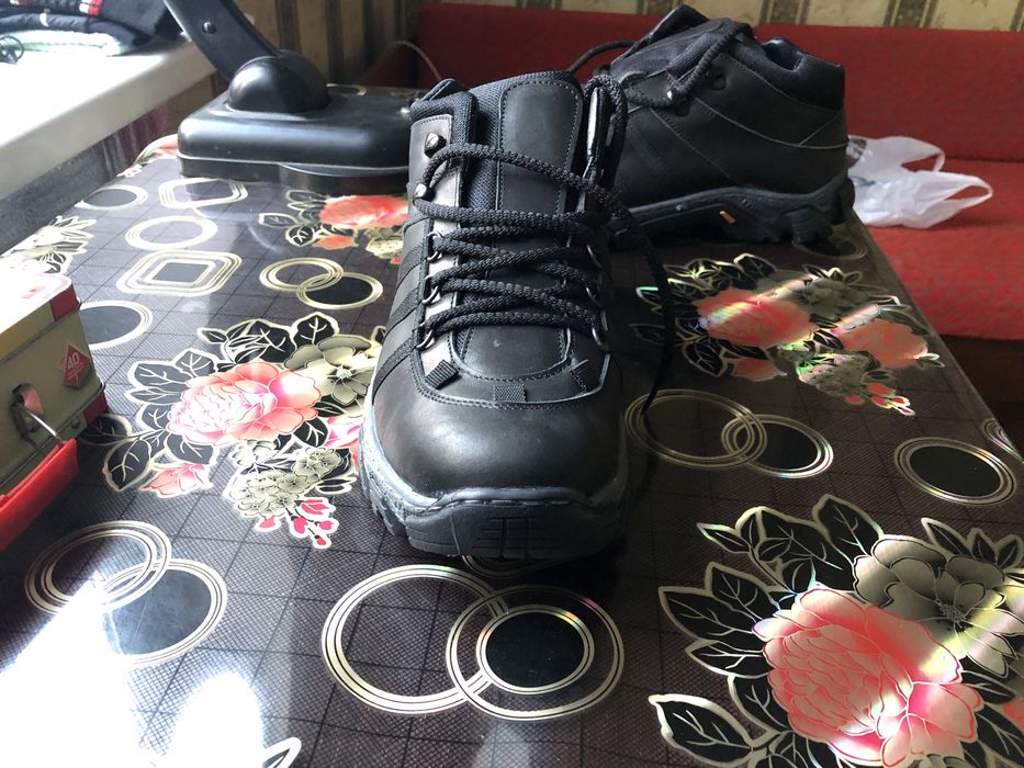 Продам зимние ботинки