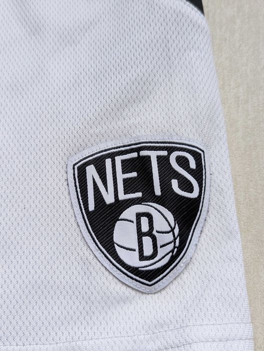 Calções Adidas Brooklyn Nets