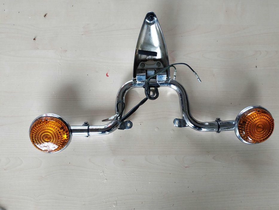 Yamaha XVS 1100 Drag Star Kierunkowskaz tył stelaż