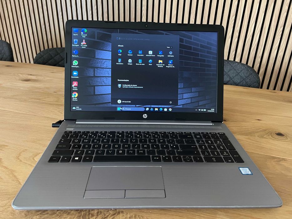 Portátil HP 250 G7 Core i5 8th, 4Gb Memoria, SSD, Win 11