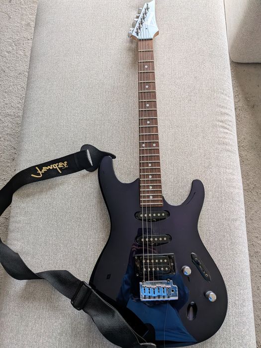 Guitarra elétrica Ibanez - SA120 - cor roxa