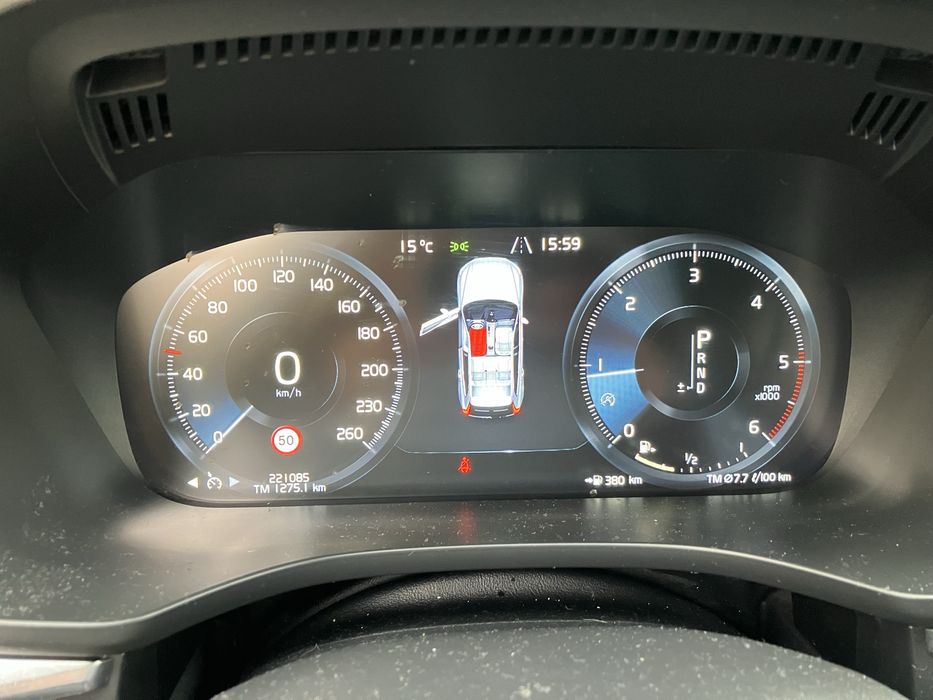 Volvo xc60 D4 2019  rok