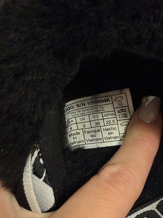 Ugg kapcie z gumką Fluff Yeah slide czarne