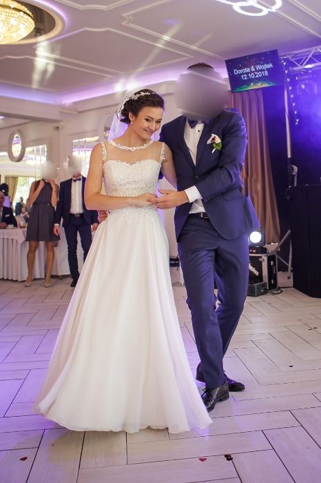 Suknia Ślubna, kolor: ecru, krój: litera A