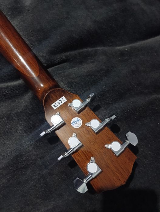 Продам Фендер,лежить без діла,стан нової.