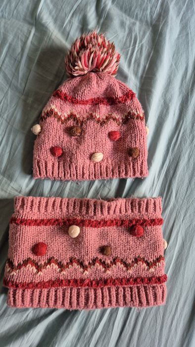 Komplet czapka plus komin Zara