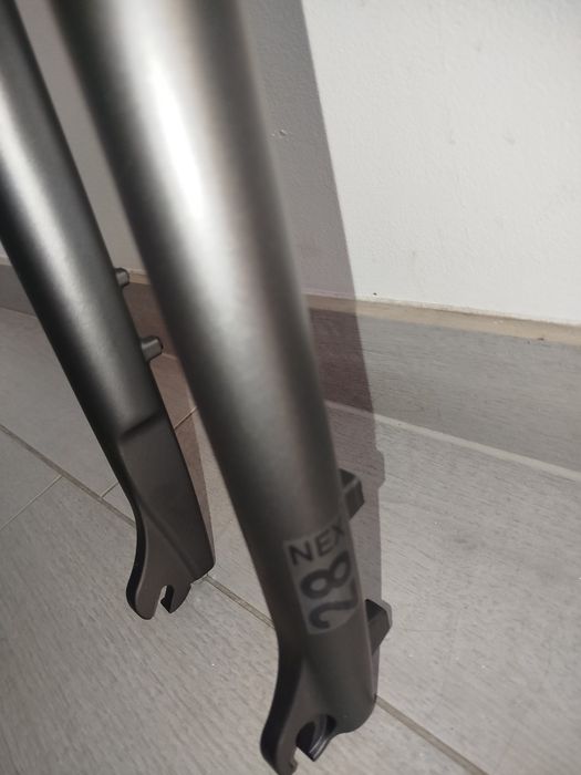 Amortyzator SR Suntour NEX 28 1 1/8" qr9 trekkingowy