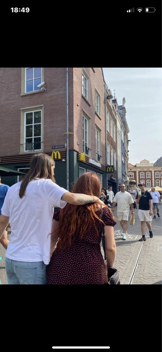 Vestido preto com morangos Primark