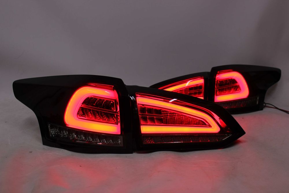 Lampy tył tylne FORD FOCUS MK3 SW 11-18 Kombi Dynamic RED SMOKE LED