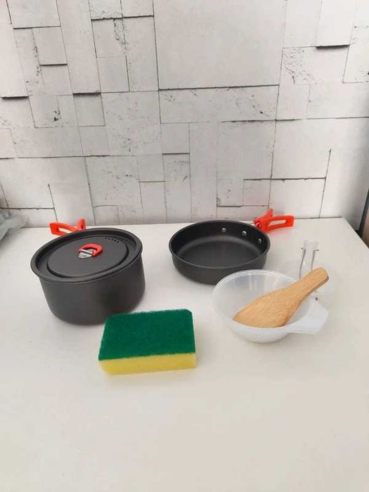 Naczynia kempingowe nowe nieużywane