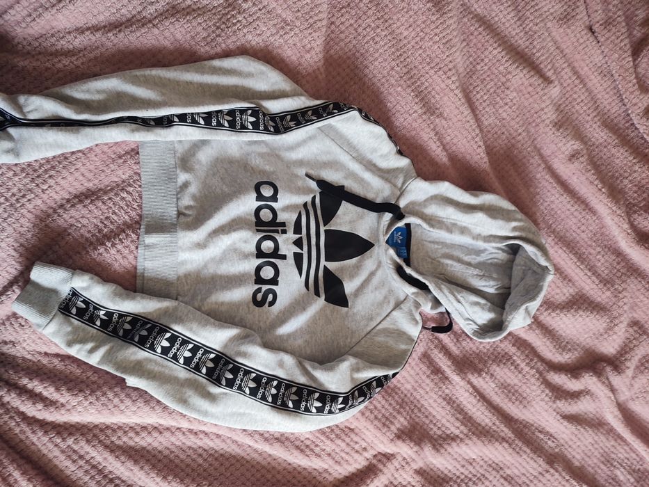 Продам оригинальную кофту adidas