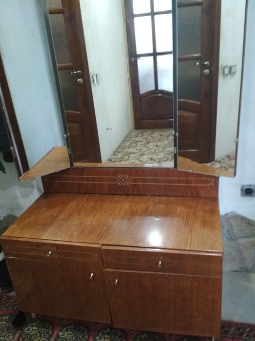 Тумба без дзеркала.