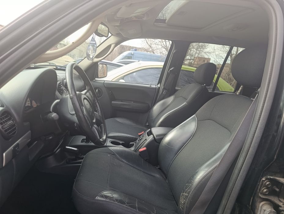 Джип Чероки 2003г.с пробегом 145000 дизель АКПП в отличном состоянии.