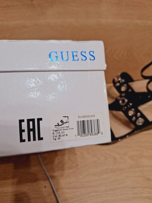 Sandały na koturnie Guess 39 nowe