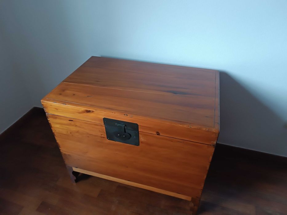 Elegante baú estilo oriental