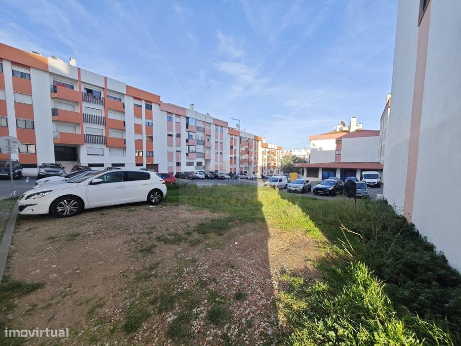 Terreno urbano para construção na Quinta do Mirante