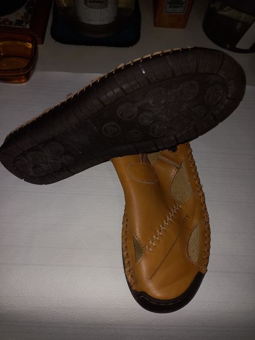 Босоніжки літні шкіряні