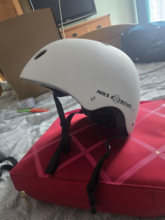Kask bialy 54-58 jak nowy