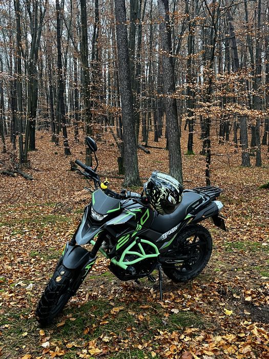 Добре їде нічого робити не потрібно. Сів поїхав все світить вс працює