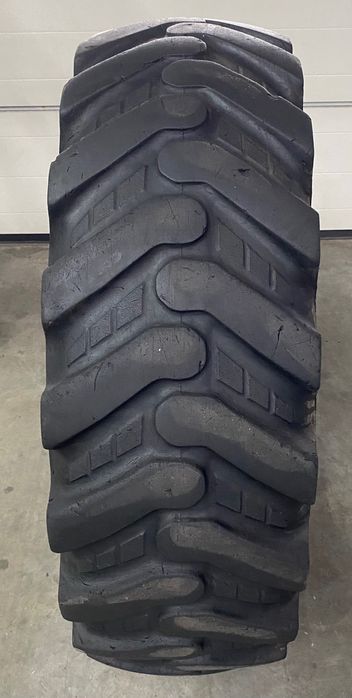 16.9x28 Apollo R4 AT INDRUSTAL