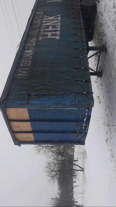 Продам полуприцеп тентованый  марки Format!.