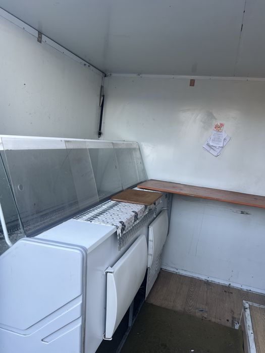 Причеп автобан павільйон на колесах