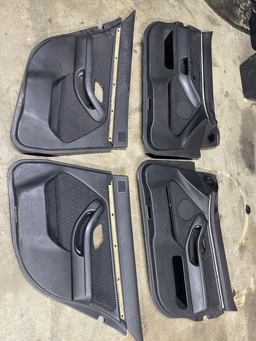 Карты дверные BMW E39 обшивки дверей комплект / поштучно