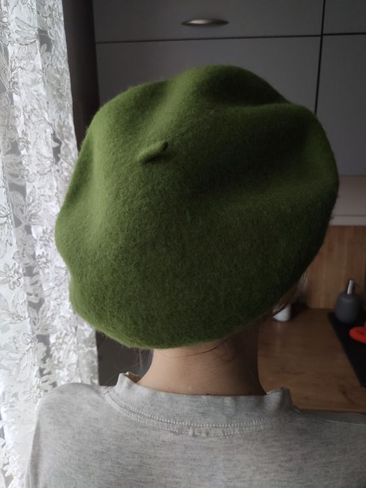 Wełniany beret damski