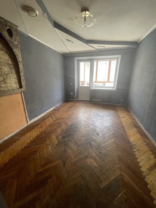 Продаж 2 кімнатної квартири на Збаразькій, біля центру