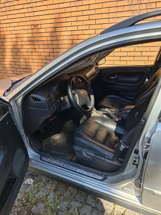 Volvo v40 2001, só vendo inteira