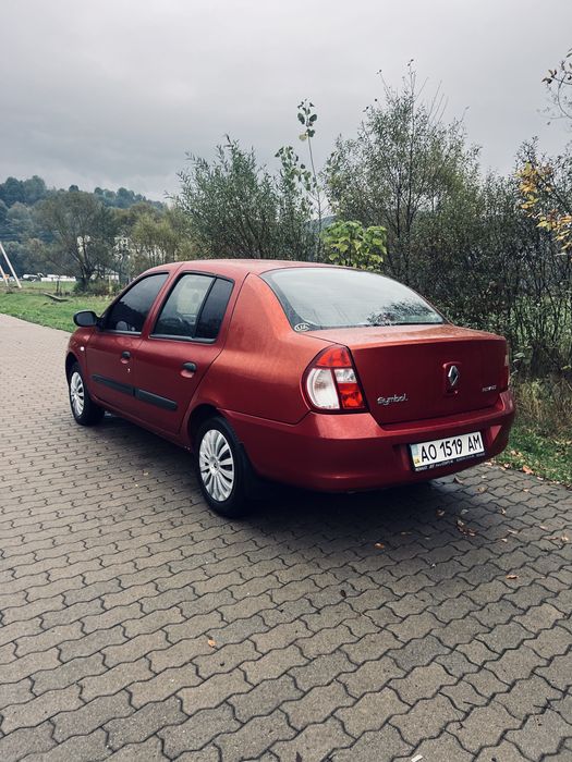 Автомобіль Рено