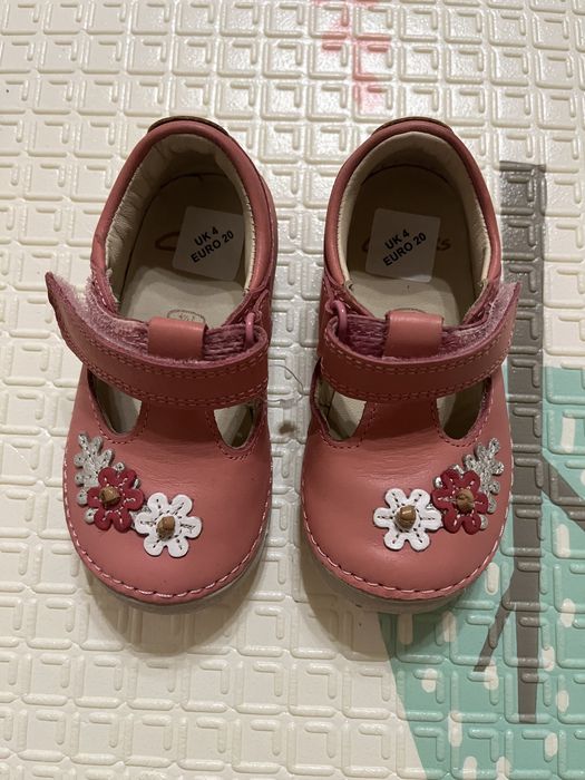Дитячі шкіряні туфлі clarks, сандалі