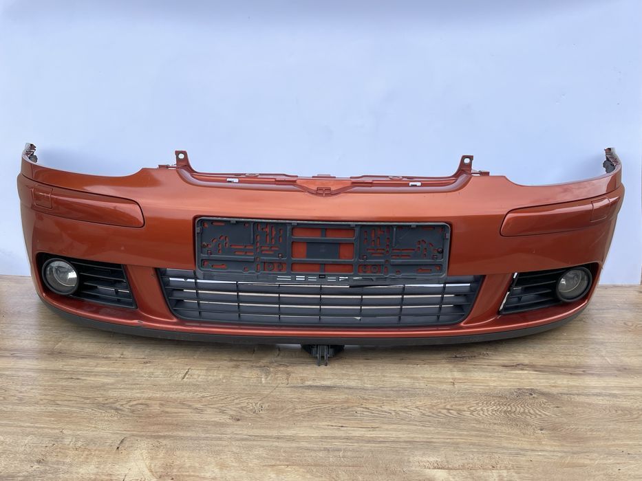 Бампер передній VW Golf 5 LA2W 2003-2008 хетчбек Фольксваген Гольф 5