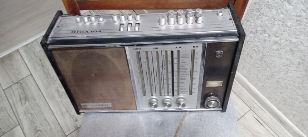 Коллекция транзисторных приемников