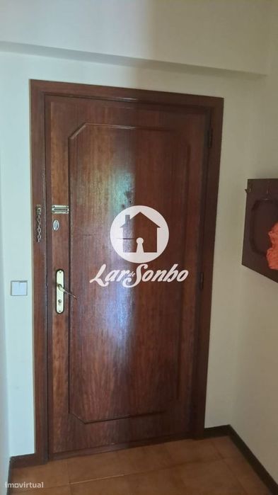 Apartamento T2, na zona da Rua Costa Cabral, junto ao Metro, dispon...
